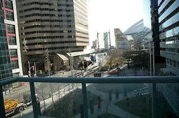 Living Suites Toronto - Front & John Καναδάς